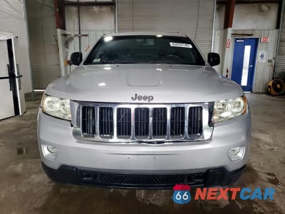 Piąte zdjęcie samochodu w środku: 2011 JEEP GRAND CHEROKEE LAREDO VIN:1J4RR4GG2BC543157 - miniatura