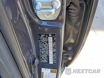 Zdjęcie 12 z 12 samochodu: 2011 TOYOTA PRIUS THREE VIN:JTDKN3DU7B5358050 - miniatura