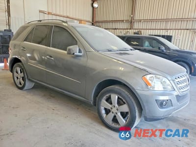Czwarte zdjęcie samochodu z boku: 2011 MERCEDES-BENZ ML 350 4MATIC VIN:4JGBB8GB0BA662906 - miniatura