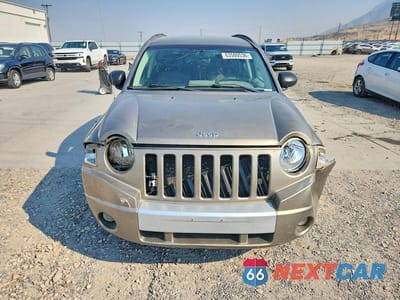 Piąte zdjęcie samochodu w środku: 2007 JEEP COMPASS LIMITED VIN:1J8FF57W37D209194 - miniatura