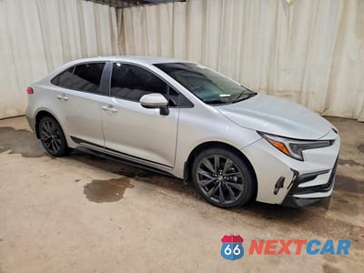 Czwarte zdjęcie samochodu z boku: 2025 TOYOTA COROLLA SE VIN:5YFS4MCE3SP227896 - miniatura
