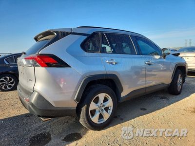 Trzecie zdjęcie samochodu z tyłu: 2020 TOYOTA RAV4 XLE VIN:2T3W1RFV8LC070717 - miniatura