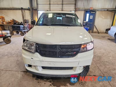 Piąte zdjęcie samochodu w środku: 2018 DODGE JOURNEY SE VIN:3C4PDCAB2JT446840 - miniatura