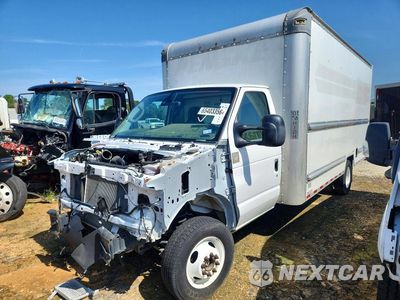 2022 FORD ECONOLINE - BOX TRUCK 1FDWE3FN0NDC03532 - główne zdjęcie licytacji z USA - miniatura