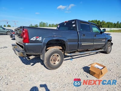 Trzecie zdjęcie samochodu z tyłu: 2003 CHEVROLET SILVERADO K2500 HEAVY DUTY VIN:1GCHK231X3F144606 - miniatura