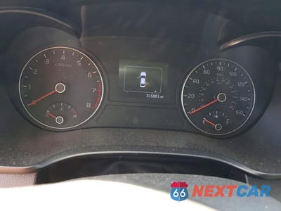 Zdjęcie 9 z 12 samochodu: 2017 KIA OPTIMA LX VIN:5XXGT4L30HG129823 - miniatura