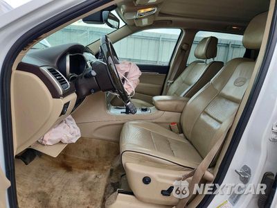 Zdjęcie 7 z 13 samochodu: 2015 JEEP GRAND CHEROKEE OVERLAND VIN:1C4RJFCG4FC890123 - miniatura