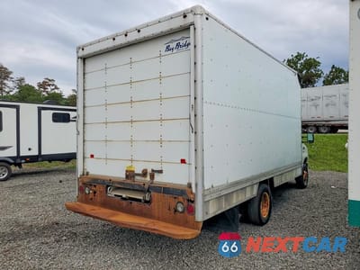 Trzecie zdjęcie samochodu z tyłu: 2015 FORD E350 BOX TRUCK VIN:1FDWE3FL4FDA37273 - miniatura