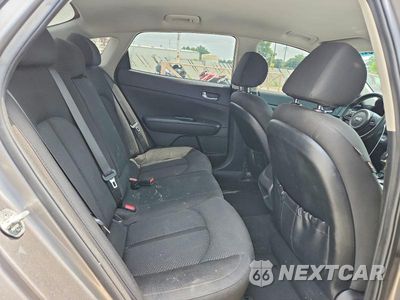 Zdjęcie 10 z 13 samochodu: 2016 KIA OPTIMA LX VIN:5XXGT4L33GG115882 - miniatura