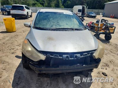 Piąte zdjęcie samochodu w środku: 2015 KIA FORTE LX VIN:KNAFX4A66F5369647 - miniatura