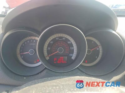 Zdjęcie 9 z 12 samochodu: 2013 KIA FORTE EX VIN:KNAFU4A2XD5711345 - miniatura