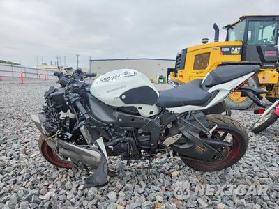 Trzecie zdjęcie samochodu z tyłu: 2025 KAWASAKI ZX636 K VIN:JKBZXJJ19SA022369 - miniatura