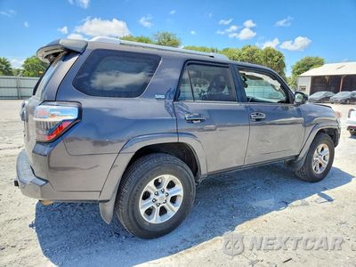 Trzecie zdjęcie samochodu z tyłu: 2018 TOYOTA 4RUNNER SR5 VIN:JTEZU5JR2J5165652 - miniatura