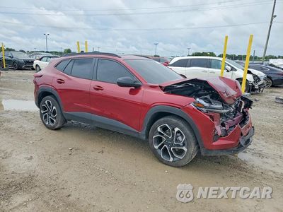 Czwarte zdjęcie samochodu z boku: 2024 CHEVROLET TRAX 2RS VIN:KL77LJE24RC102027 - miniatura