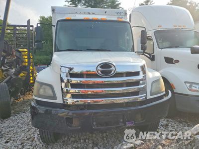 Piąte zdjęcie samochodu w środku: 2015 HINO 258/268 - BOX TRUCK VIN:5PVNE8JP3F4S51047 - miniatura