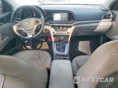 Zdjęcie 8 z 12 samochodu: 2017 HYUNDAI ELANTRA LIMITED VIN:5NPD84LF3HH016970 - miniatura