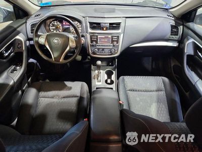 Zdjęcie 8 z 12 samochodu: 2017 NISSAN ALTIMA 2.5 SV VIN:1N4AL3AP4HC126161 - miniatura