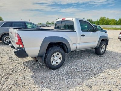 Trzecie zdjęcie samochodu z tyłu: 2011 TOYOTA TACOMA BASE VIN:5TFPX4EN8BX007018 - miniatura