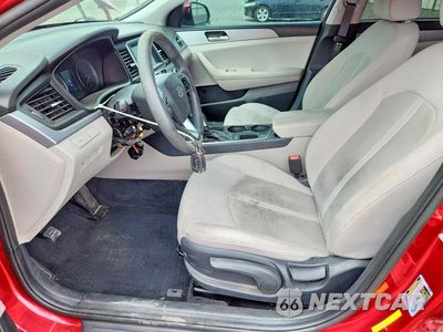 Zdjęcie 7 z 13 samochodu: 2019 HYUNDAI SONATA SE VIN:5NPE24AF5KH802446 - miniatura
