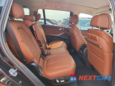 Zdjęcie 11 z 13 samochodu: 2025 BMW X7 XDRIVE40I VIN:5UX23EM03S9Z99752 - miniatura