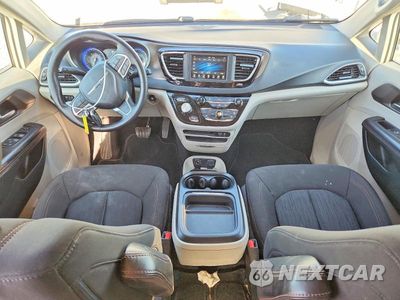Zdjęcie 8 z 13 samochodu: 2020 CHRYSLER PACIFICA TOURING VIN:2C4RC1FGXLR166058 - miniatura