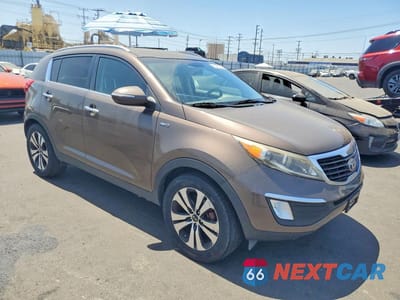 Czwarte zdjęcie samochodu z boku: 2013 KIA SPORTAGE EX VIN:KNDPCCA20D7372703 - miniatura