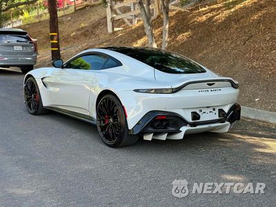 Czwarte zdjęcie samochodu z boku: 2023 ASTON MARTIN VANTAGE VIN:SCFSMGAW6PGN07660 - miniatura