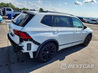 Trzecie zdjęcie samochodu z tyłu: 2021 VOLKSWAGEN TIGUAN SE VIN:3VV3B7AX9MM005844 - miniatura