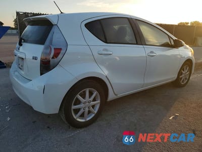 Trzecie zdjęcie samochodu z tyłu: 2012 TOYOTA PRIUS C THREE VIN:JTDKDTB31C1508854 - miniatura
