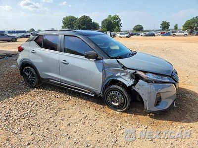 Czwarte zdjęcie samochodu z boku: 2021 NISSAN KICKS SR VIN:3N1CP5DV7ML551145 - miniatura