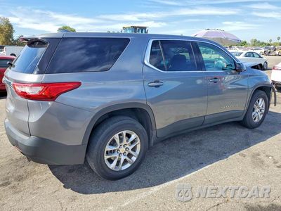 Trzecie zdjęcie samochodu z tyłu: 2020 CHEVROLET TRAVERSE LS VIN:1GNERFKW4LJ279975 - miniatura
