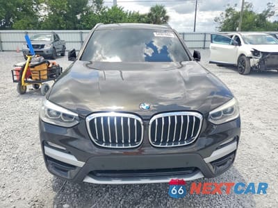 Piąte zdjęcie samochodu w środku: 2018 BMW X3 XDRIVE30I VIN:5UXTR9C52JLC69486 - miniatura
