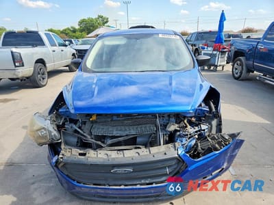 Piąte zdjęcie samochodu w środku: 2019 FORD ESCAPE S VIN:1FMCU0F79KUB95268 - miniatura