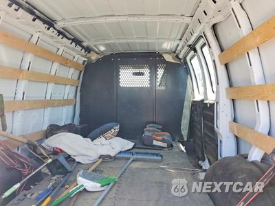 Zdjęcie 10 z 13 samochodu: 2022 CHEVROLET EXPRESS 2500 DELIVERY VAN VIN:1GCWGAFP2N1258618 - miniatura