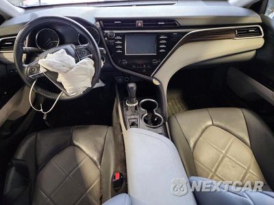 Zdjęcie 8 z 12 samochodu: 2018 TOYOTA CAMRY XLE VIN:4T1B11HK9JU038754 - miniatura