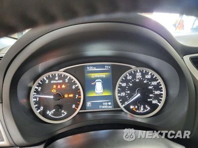 Zdjęcie 9 z 12 samochodu: 2017 NISSAN SENTRA VIN:3N1AB7AP6HY389511 - miniatura