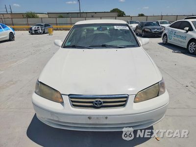 Piąte zdjęcie samochodu w środku: 2000 TOYOTA CAMRY LE VIN:4T1BG28K2YU924462 - miniatura