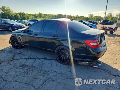 Trzecie zdjęcie samochodu z tyłu: 2013 MERCEDES-BENZ C 63 AMG VIN:WDDGF7HB8DA840268 - miniatura