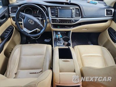 Zdjęcie 8 z 13 samochodu: 2016 TOYOTA HIGHLANDER XLE VIN:5TDJKRFHXGS258338 - miniatura
