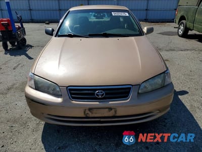 Piąte zdjęcie samochodu w środku: 2000 TOYOTA CAMRY CE VIN:4T1BG22K2YU758503 - miniatura