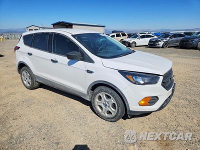 Czwarte zdjęcie samochodu z boku: 2019 FORD ESCAPE S VIN:1FMCU0F74KUC54114 - miniatura
