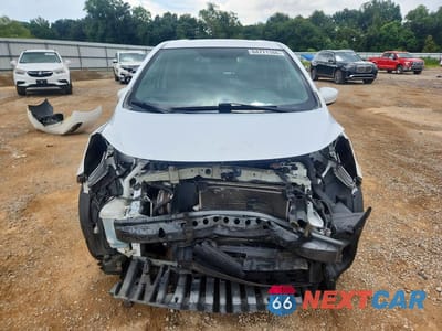 Piąte zdjęcie samochodu w środku: 2018 NISSAN VERSA NOTE SV VIN:3N1CE2CP0JL369810 - miniatura