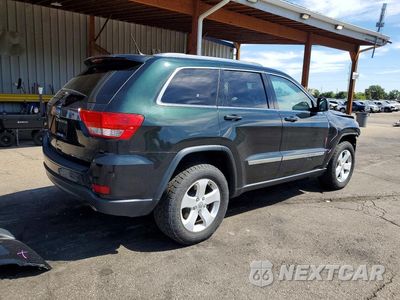 Trzecie zdjęcie samochodu z tyłu: 2013 JEEP GRAND CHEROKEE LAREDO VIN:1C4RJFAT1DC571422 - miniatura