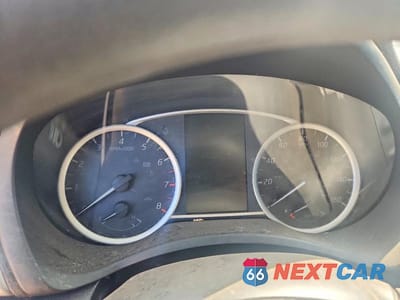 Zdjęcie 9 z 12 samochodu: 2018 NISSAN SENTRA S VIN:3N1AB7AP7JY317982 - miniatura
