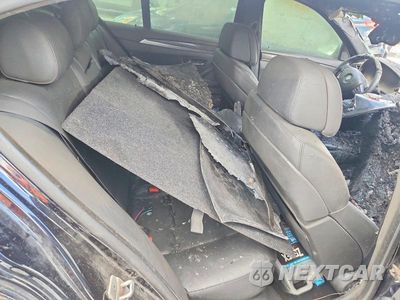 Zdjęcie 10 z 12 samochodu: 2013 BMW 535 XI VIN:WBAFU7C53DDU67116 - miniatura