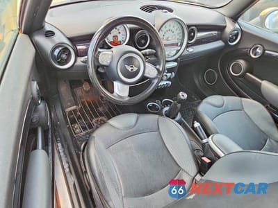Zdjęcie 10 z 14 samochodu: 2009 MINI COOPER VIN:WMWMF33509TU70997 - miniatura