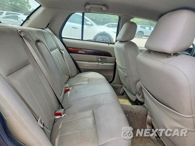 Zdjęcie 10 z 12 samochodu: 2007 MERCURY GRAND MARQUIS GS VIN:2MEFM74V97X616139 - miniatura