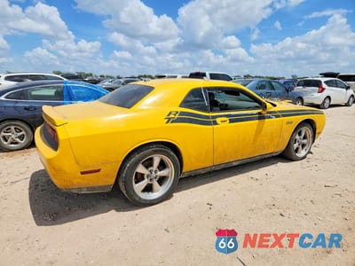 Trzecie zdjęcie samochodu z tyłu: 2010 DODGE CHALLENGER R/T VIN:2B3CJ5DT2AH174467 - miniatura