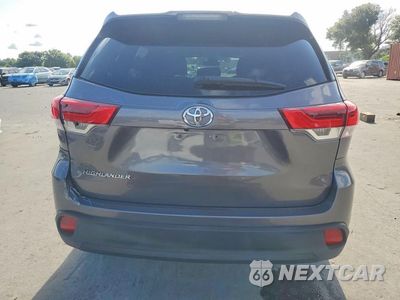 Zdjęcie 6 z 14 samochodu: 2019 TOYOTA HIGHLANDER LE VIN:5TDZARFHXKS060857 - miniatura