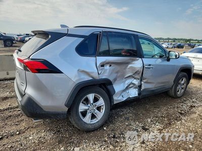 Trzecie zdjęcie samochodu z tyłu: 2025 TOYOTA RAV4 XLE VIN:2T3P1RFV1SW511055 - miniatura